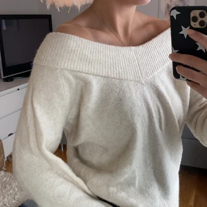 Stickad tröja - Beige stickad tröja från H&M🤍🤍🤍