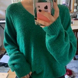 Stickad tröja  - Super fin stickad tröja inte stickig eller nopprig, storlek M och pris 30kr + frakt 