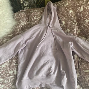 Lila hoodie  - Från hm , inte kommit till användning riktigt 