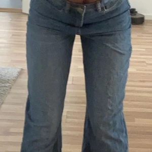 användning 2 ggr - Bra skick. Ganska snygga men passade tyvärr inte mig kontakta mig om du är intresserad!💗