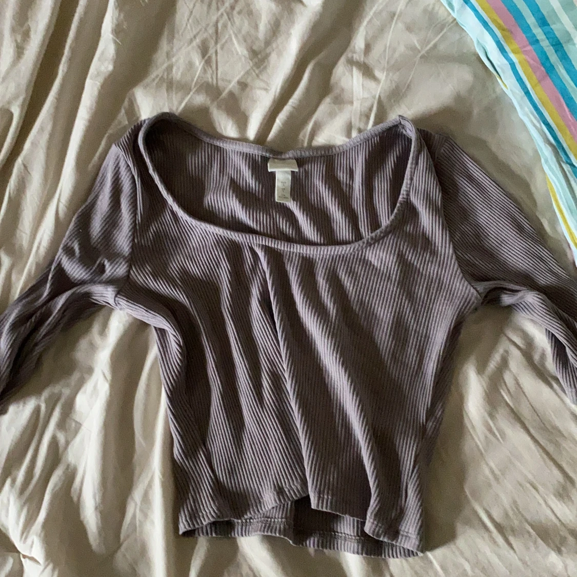 Lila topp från HM  - 90