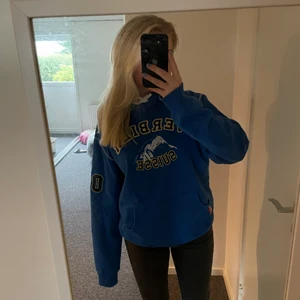 Dreamy Design hoodie  - skit fin hoodie jag ej har användning av ❤️ Hoodien passar som S/M! Köparen står för frakten 