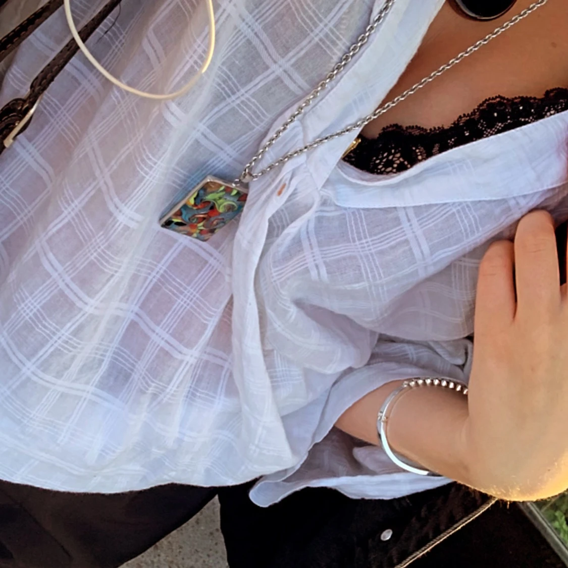 Långt halsband med stenar i - 90