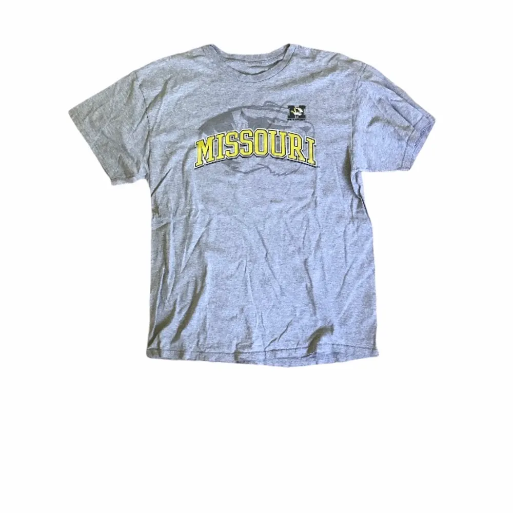 Vintage Missouri t shirt storlek L. T-shirts.