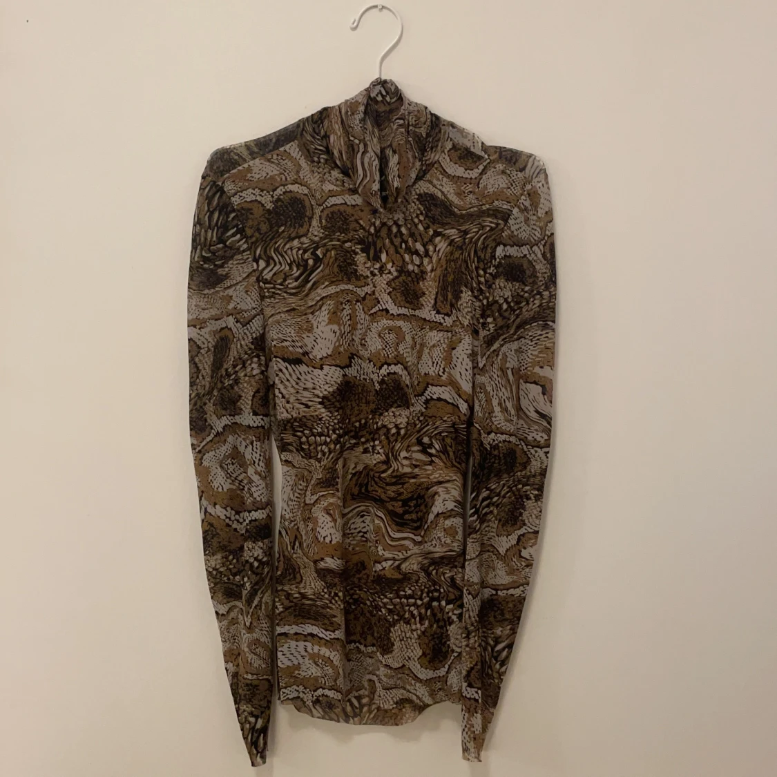 Top/tröja från GANNI