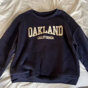 Sweatshirt - Inte använd alls många gånger! Exkluderat frakt!!