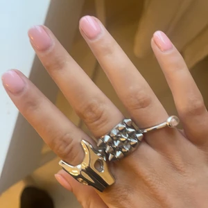 Edblad ring - Intressekoll på min edblad ring storlek s (16,8 mm) Slutsåld i denna storlek och väldigt populär och eftertraktad💕 säljer direkt för 320