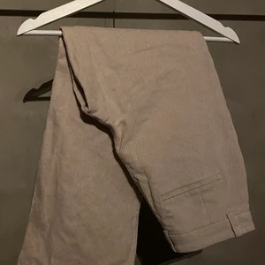 Manchester byxor⚡️ - ljusa/ beige Manchester byxor, perfect fit, passar för stel 34/36 (xs/s), köpare står för frakt, pris kan diskuteras 