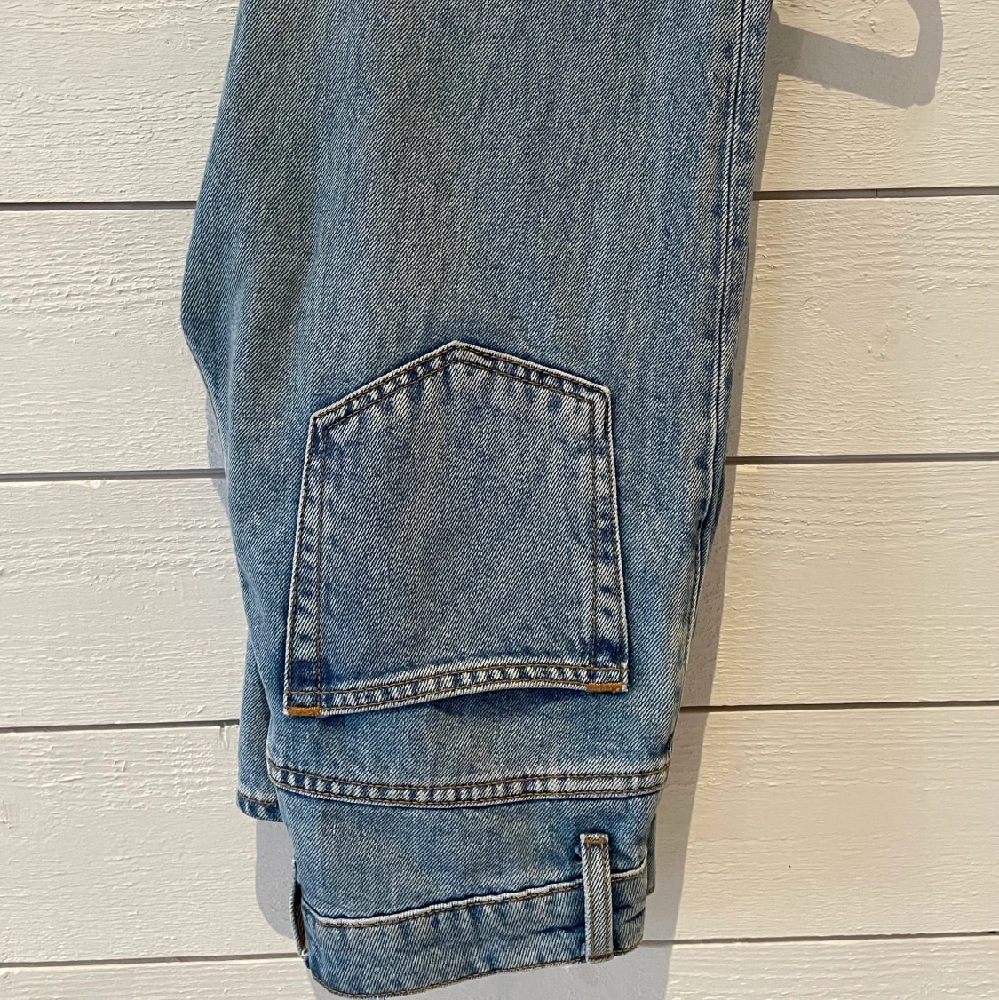 Oanvända weekday voyage jeans - 90