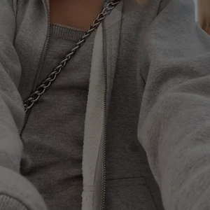 Stickat linne - Säljer mitt stickade linne från oysho jätte skönt material och använd fåtal gånger, jätte snyggt med en kofta över 