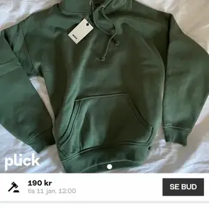 Säljer nu denna hoodie pga att den inte kommer till andvändning😊 Det är färgen på andra bilden! Sitter fint overzised och fortfarande bra skick💕 ❗️Köp ej direkt❗️