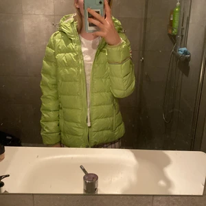 Snygg Dolomite jacka  - Super snygg Dolomite jacka lime grön ny pris 2500kr