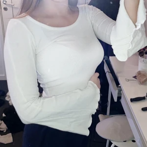 Vittröja med vida ärmar - Vittröja med vida ärmar!🤍 Aldrig använd🤍 Storlek S🤍