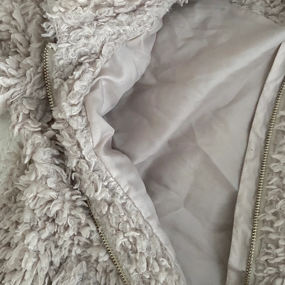 En fluffig jacka  - 90