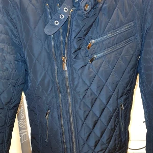 Size S - Märkes zara  jacka 