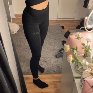 Träningstights från aim’n  - Sköna träningstights från Aim’n i storlek S, använda fåtal gånger! Rätt tunna i materialet.