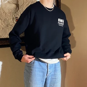 Chosen Vintage Sweatshirt - Fenkell Sweatshirt, inga defekter på tröjan och den sitter som en M/L. Kom dm för mått eller andra frågor!!