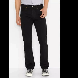 Levis 501 - Använda 5-10 gånger. Uppsydda så något kortare (30-31 längd). 