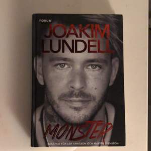 En spännande bok för dig som har koll på Joakim Lundell eller bara intresserad av en sjuk historia hur man kan resa sig från botten⭐️⭐️⭐️⭐️⭐️