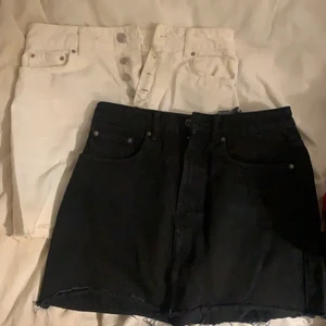 Jeanskjolar - Kjolar från zara, i nyskick. Vita är i storlek xs och den svarta i S. 75kr styck☺️