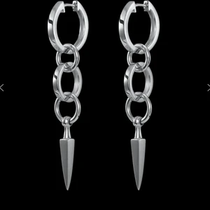 Maria Nilsdotter örhängen  - Söker dessa Maria Nilsdotter örhängen, kan betala bra💕