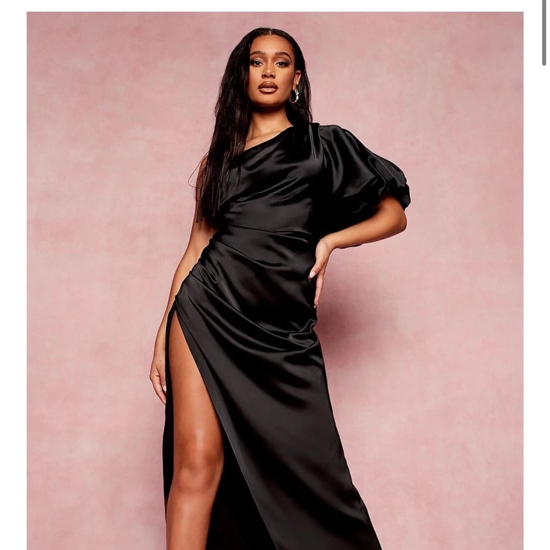 Svart balklänning med puffärm