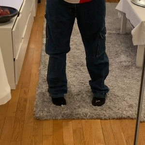 baggy jeans - Säljer mina super fina baggy jeans, köpta för 300kr. Säljer pga för stora i midjan för mig tyvärr😢💕