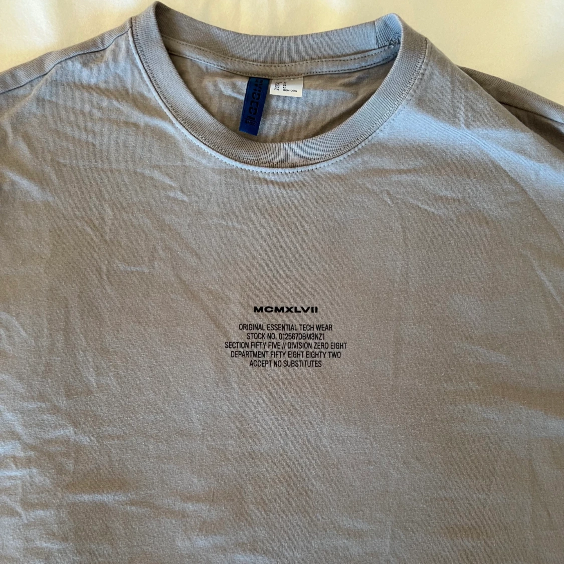Grå t-shirt - 91