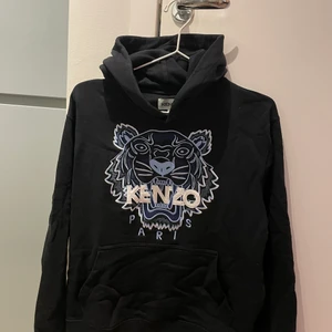 Kenzo hoodie - Oversized hoodie i mycket gott skick.