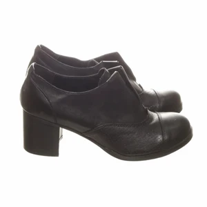 Vintage skor - Superfina vintage klackskor/loafers i skinn. Gjorda i Italien och köpta second hand men i bra skick!