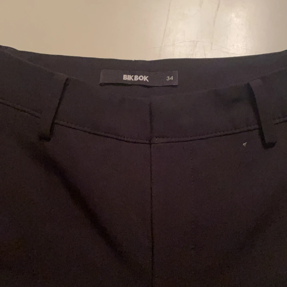 Bikbok kostymbyxor stl 34 - 91