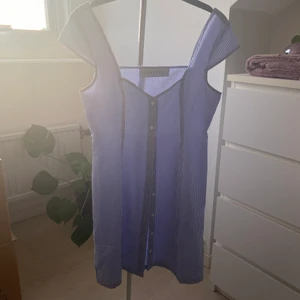 Klänning från Ivyrevel strl 36 - Söt klänning från IVYREVEL i storlek 36💕