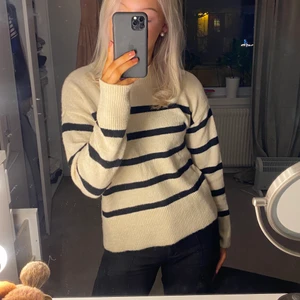 Randig tröja - Superfin randig tröja💖 Fick i present men var tyvärr för liten så den är endast testad💘