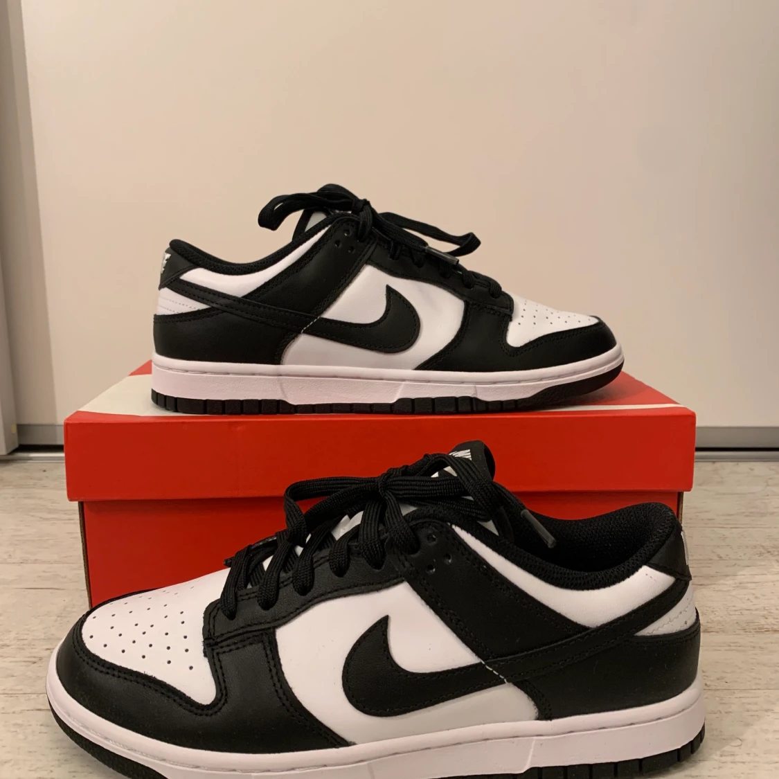 Nike dunk low retro white 