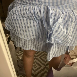 kjol - kjol från h&m. passar xs-s. säljer åt en vän <3