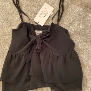 Volangtopp - Slutsåld volangtopp från Nakd