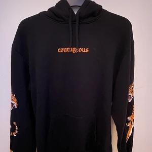 Hoodie - Hoodie med luva från H&M i strl S.   Säljes i befintligt skick