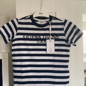 GUESS T-shirt  - GUESS originals A$AP t shirt i storlek S. Aldrig använd. Limited edition 