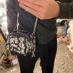 Väska  - Jättefin väska som tyvärr aldrig kommit till användning 💖💖