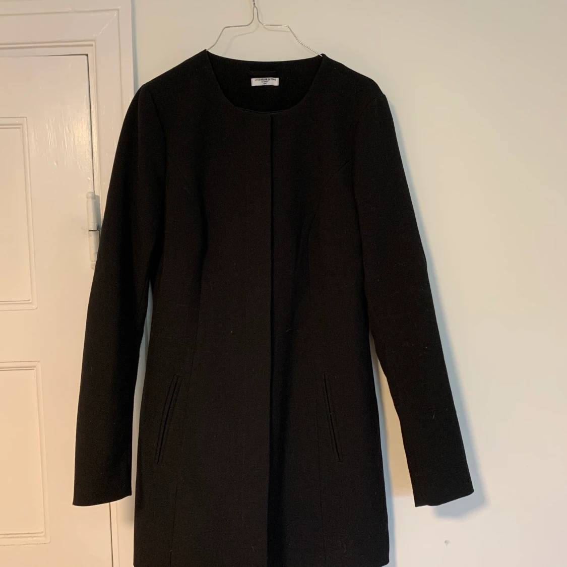 Svart kappa Jacqueline de Yong S - 90