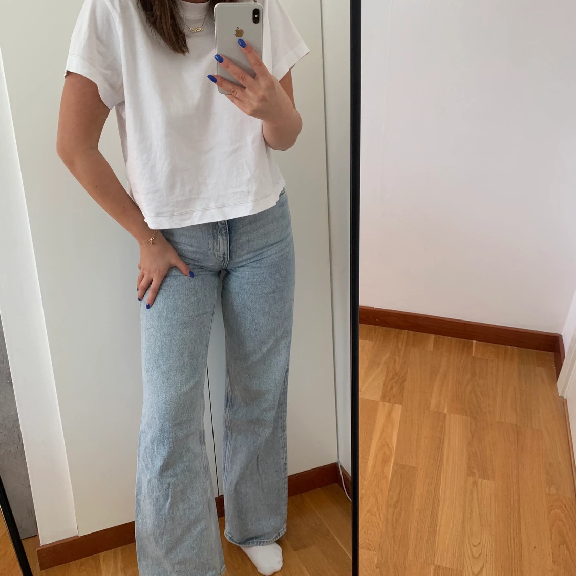 Skitsnygga jeans från monki i storlek 27 - 90