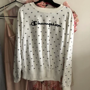 Champion sweatshirt - Använd men i nyskick 