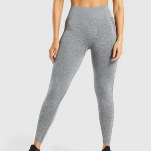 gymshark tights  - säljer pga att dem är förstora💓