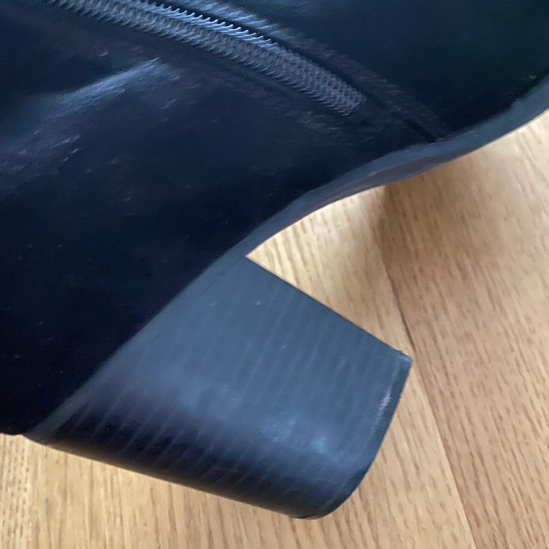 Svarta stövletter - 91