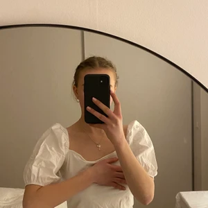 Topp HM - Intressekoll! Superfin tröja från HM strl XS. Buda eller Köp direkt för 300kr. 