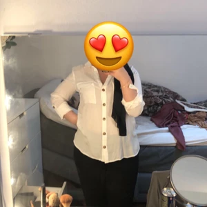 Skjorta - Så fin skjorta i storlek S för 100 kr❤️köparen står för frakt