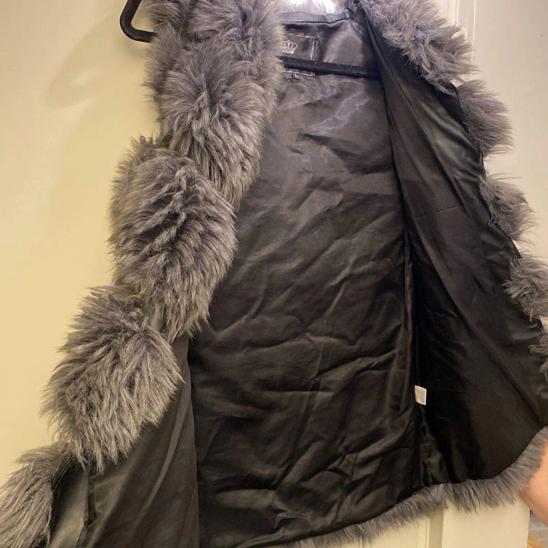 Grå-brun pälsväst (ej äkta) - 90