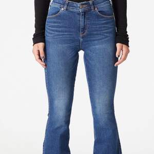 Bootcut jeans använda 1 gång då jag märkte att dom va för små! Rekommenderar för dig som är lång 