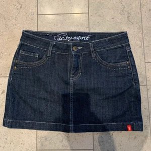 Kjol Esprit - Säljer denna supersöta kjolen fårn märket Esprit i superbra skick! Frakt tillkommer💓💓