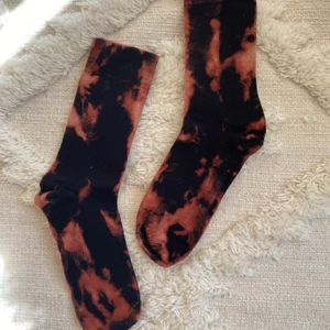 Tiedye strumpor  - Våra flaming hot buddies🧡 snygga och coola strumpor🖤🥰 frakt tillkommer 